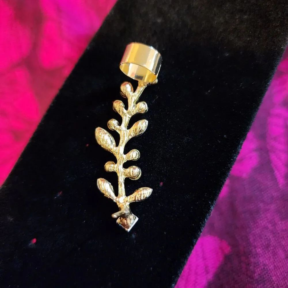 Gold Jeweled Leaf Earring Cuff. For Left Ear. NWOT.